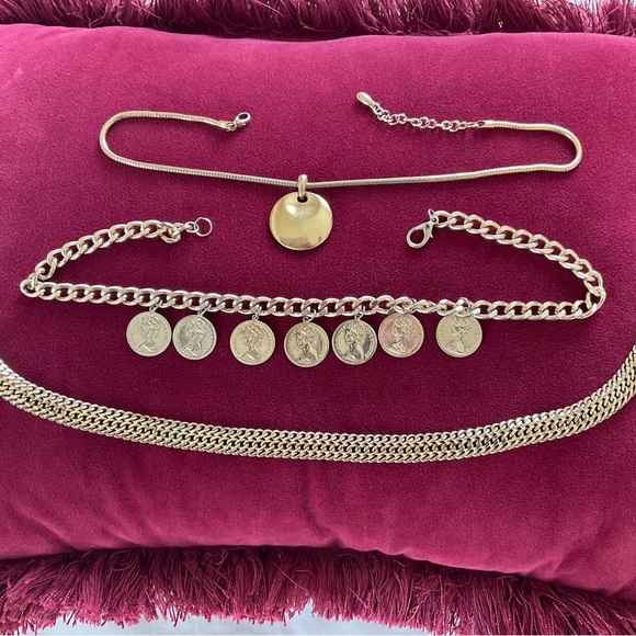 Old time faux Gold necklaces (3) in excellent condition. - Picture 5 of 5